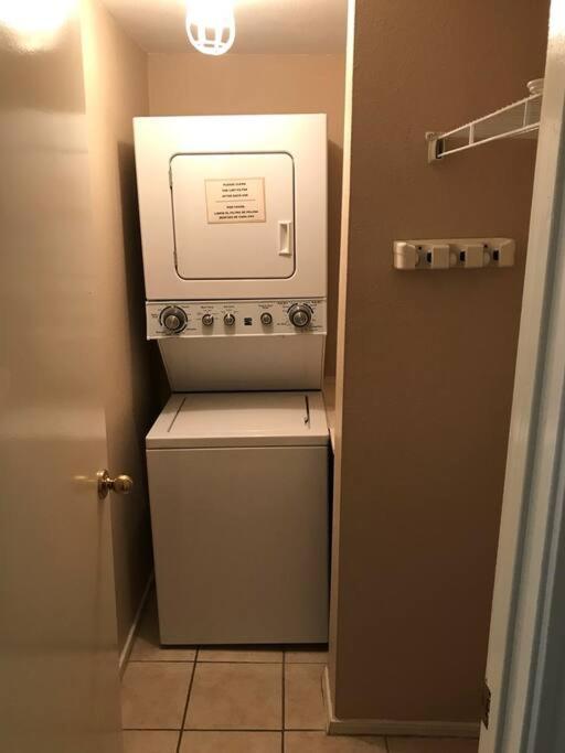 1st Floor 2 Bd 2 Ba W View& Pool Holiday home