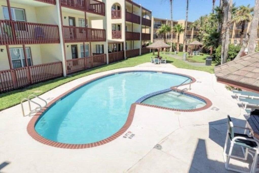 1st Floor 2 Bd 2 Ba W View& Pool *
