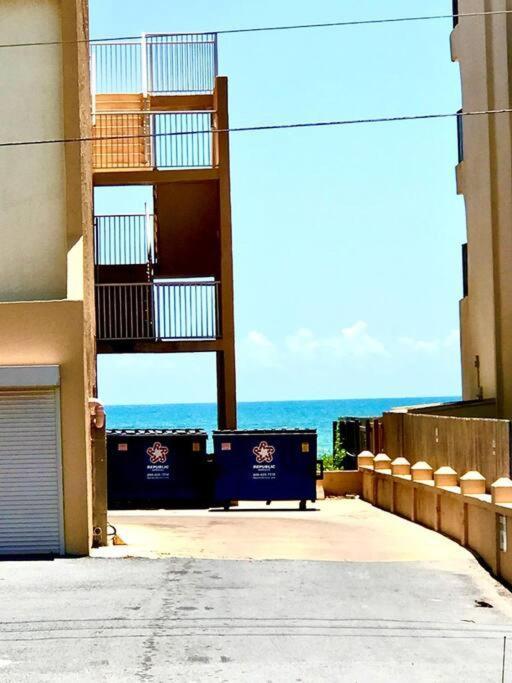 1st Floor 2 Bd 2 Ba W View& Pool Holiday home